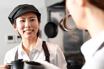 BEKERJA DI PENGOLAHAN MAKANAN